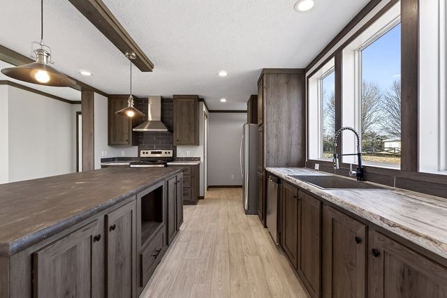 3881 Shellsford Rd, Mcminnville, TN 37110