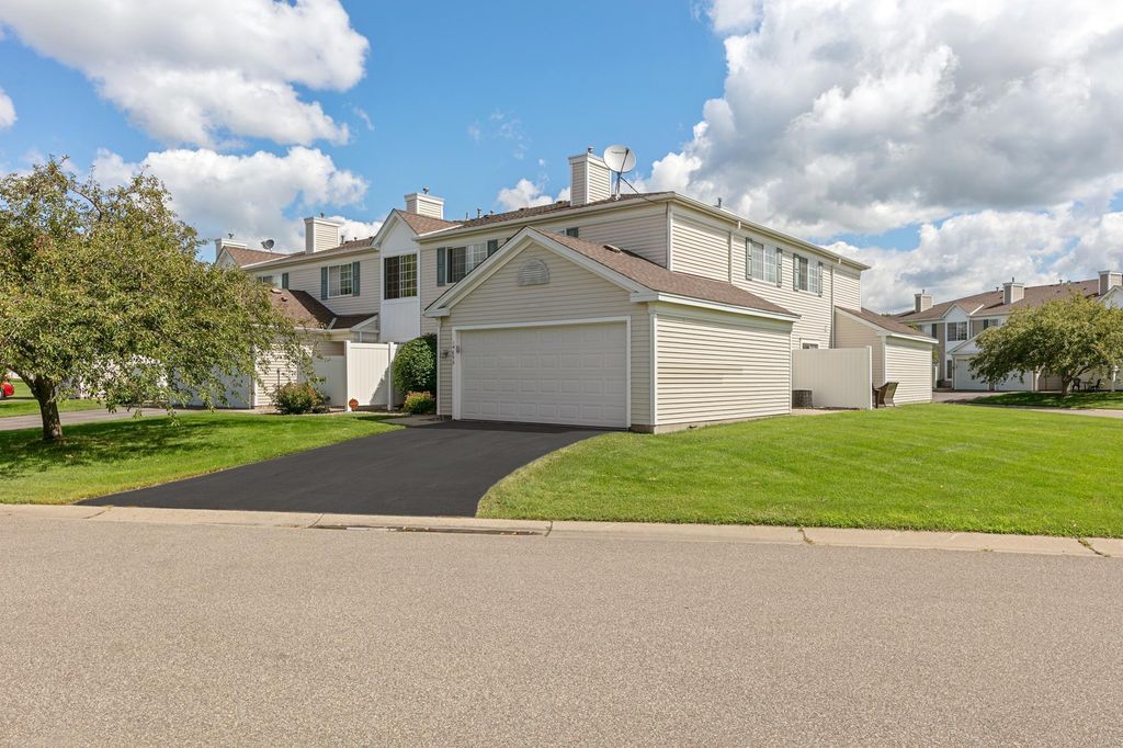 14655 Evergreen Trail 93, Apple Valley, MN 55124