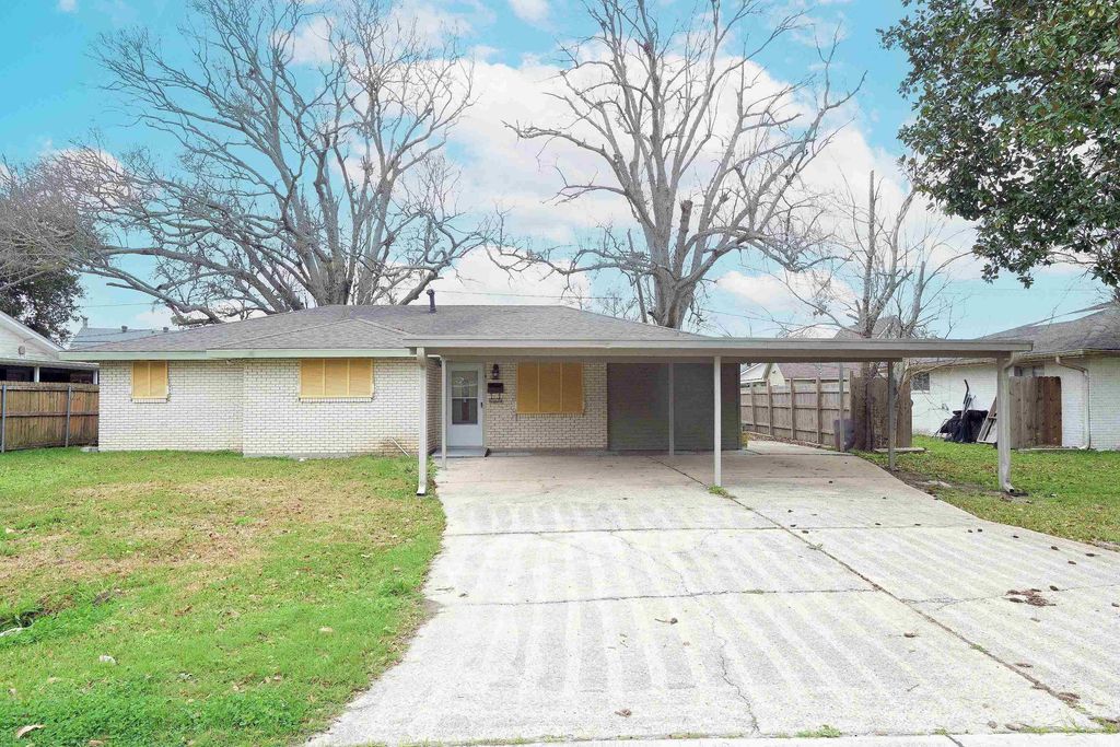 813 Kenney Street, Houma, LA 70364