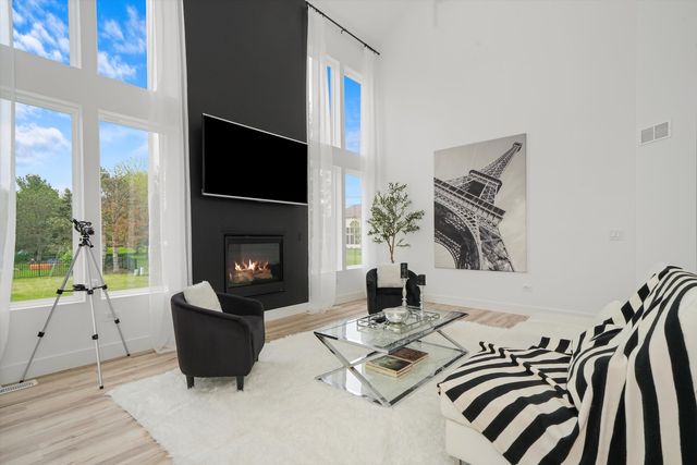 413 N Sycamore Lane, North Aurora, IL 60542