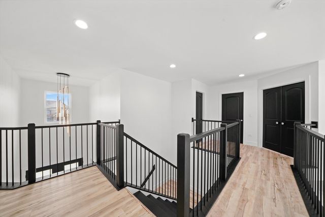 413 N Sycamore Lane, North Aurora, IL 60542