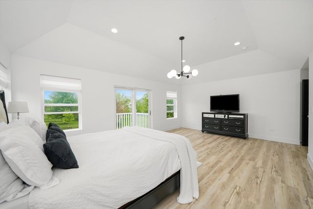 413 N Sycamore Lane, North Aurora, IL 60542