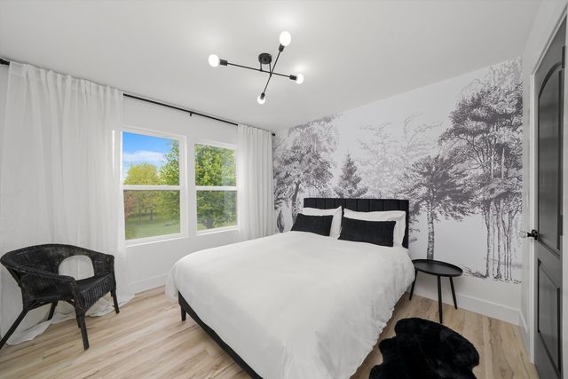 413 N Sycamore Lane, North Aurora, IL 60542