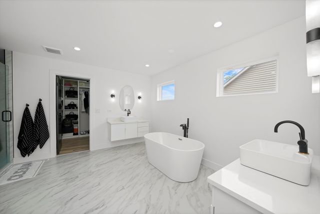 413 N Sycamore Lane, North Aurora, IL 60542