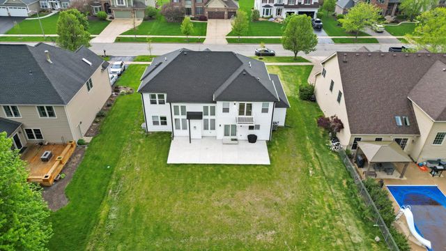 413 N Sycamore Lane, North Aurora, IL 60542