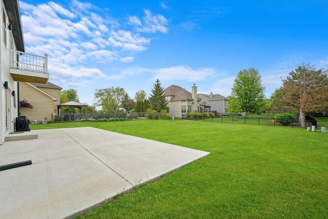 413 N Sycamore Lane, North Aurora, IL 60542