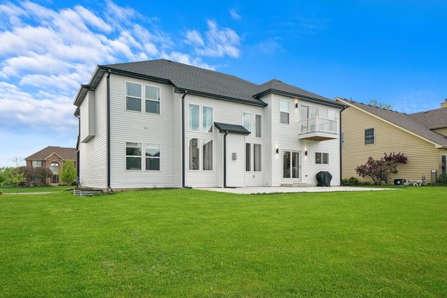 413 N Sycamore Lane, North Aurora, IL 60542