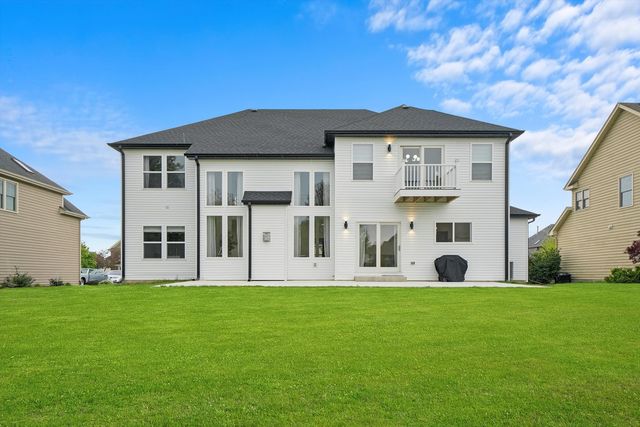 413 N Sycamore Lane, North Aurora, IL 60542