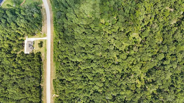 7-23-66 Sky Oak Lane, Huntsville, TX 77340