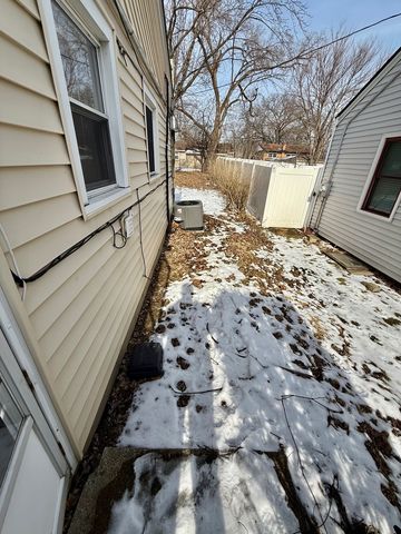2904 Woodworth Place, Hazel Crest, IL 60429