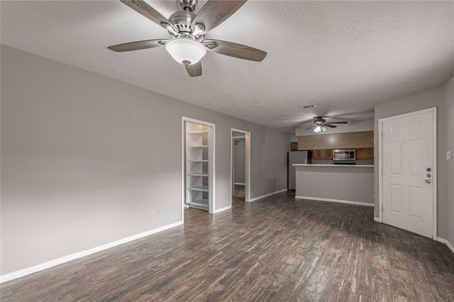 2402 Sycamore Avenue A1, Huntsville, TX 77340