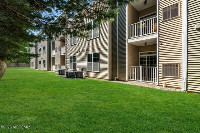 313 Sophee Lane, Lakewood, NJ 08701