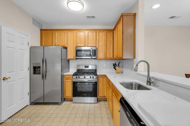 313 Sophee Lane, Lakewood, NJ 08701