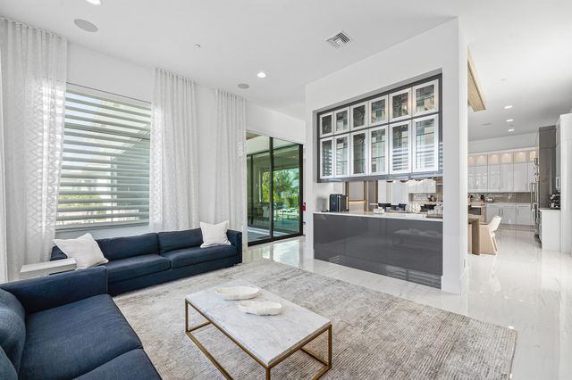 9235 Coral Isles Circle, Palm Beach Gardens, FL 33412