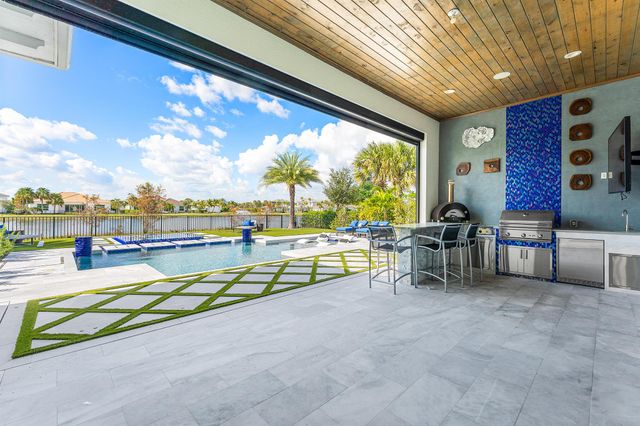 9235 Coral Isles Circle, Palm Beach Gardens, FL 33412