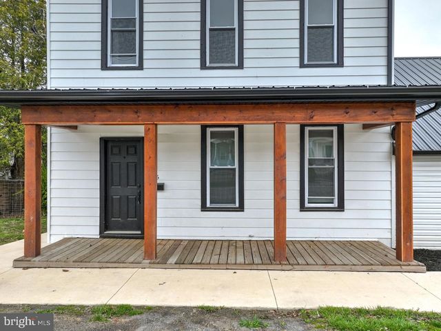 215 E MARKET ST, Gratz, PA 17030