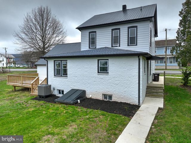 215 E MARKET ST, Gratz, PA 17030