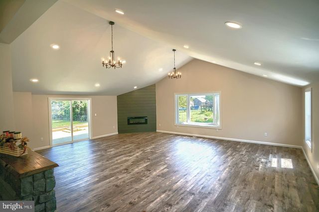 215 E MARKET ST, Gratz, PA 17030