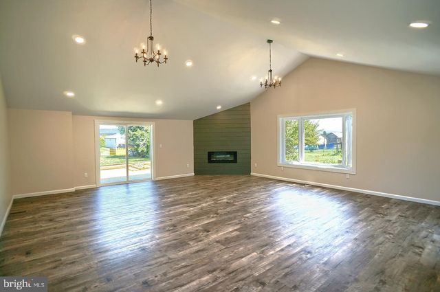 215 E MARKET ST, Gratz, PA 17030