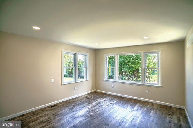 215 E MARKET ST, Gratz, PA 17030