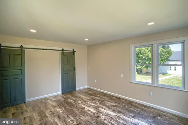 215 E MARKET ST, Gratz, PA 17030