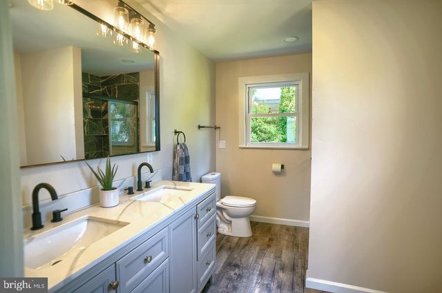215 E MARKET ST, Gratz, PA 17030