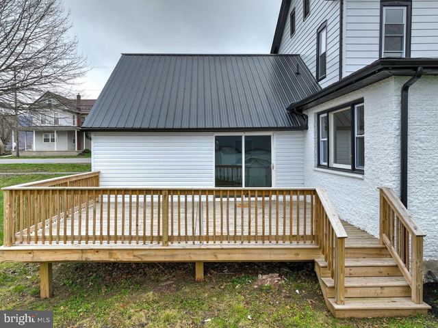 215 E MARKET ST, Gratz, PA 17030