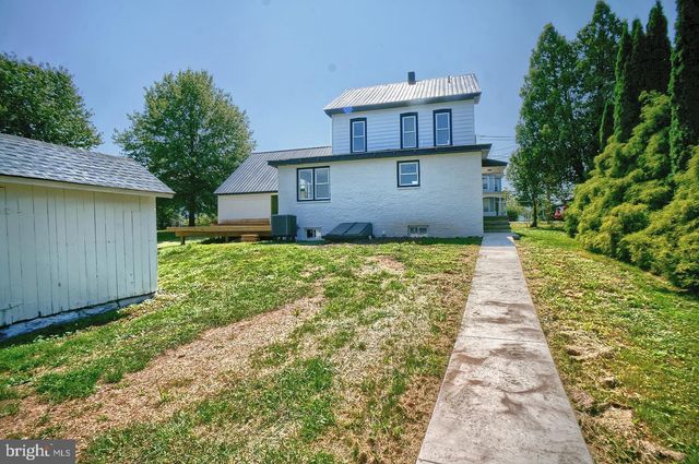 215 E MARKET ST, Gratz, PA 17030