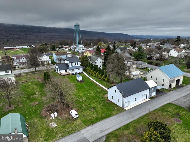 215 E MARKET ST, Gratz, PA 17030