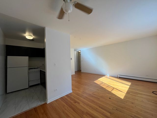 516 W Melrose Street 506, Chicago, IL 60657