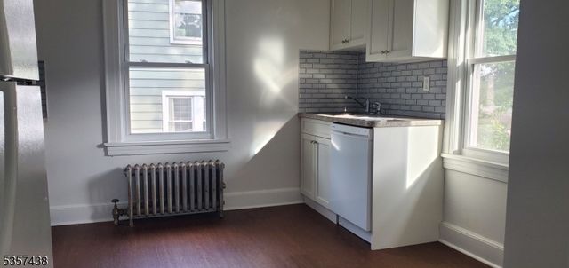 31 Wyckoff Ave, Wyckoff Twp., NJ 07446