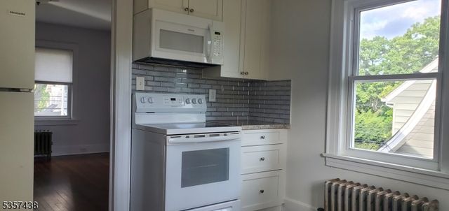 31 Wyckoff Ave, Wyckoff Twp., NJ 07446