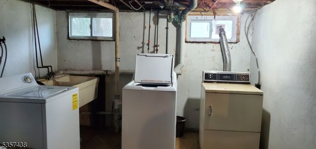 31 Wyckoff Ave, Wyckoff Twp., NJ 07446