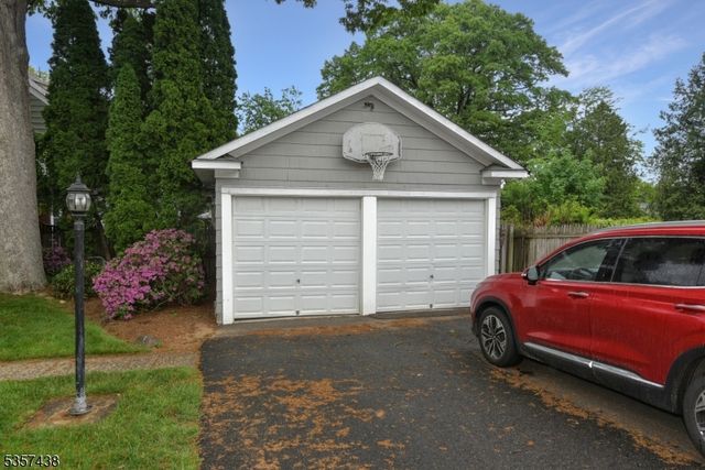 31 Wyckoff Ave, Wyckoff Twp., NJ 07446