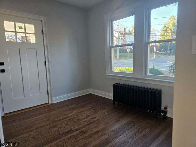 31 Wyckoff Ave, Wyckoff Twp., NJ 07446