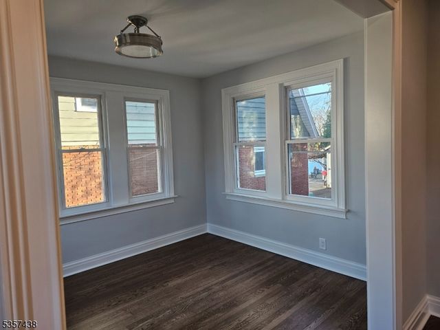 31 Wyckoff Ave, Wyckoff Twp., NJ 07446