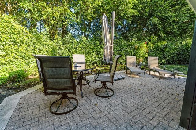 6652 Trident WAY J-1, Naples, FL 34108