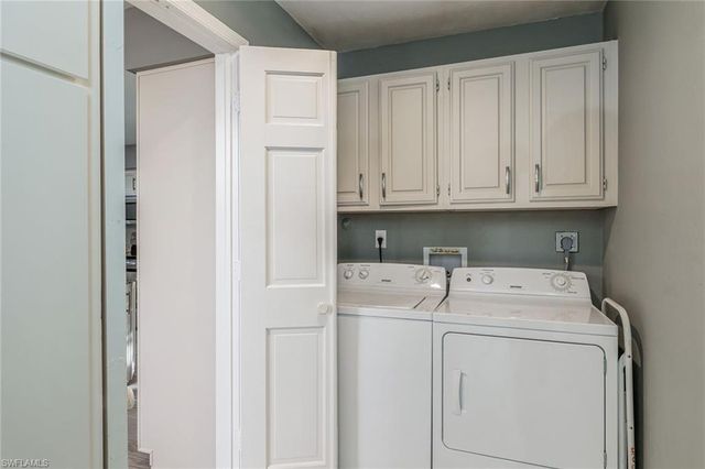 6652 Trident WAY J-1, Naples, FL 34108