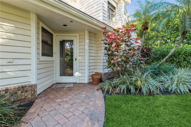 6652 Trident WAY J-1, Naples, FL 34108