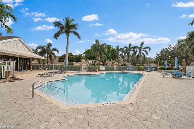 6652 Trident WAY J-1, Naples, FL 34108