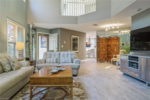 6652 Trident WAY J-1, Naples, FL 34108