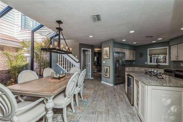 6652 Trident WAY J-1, Naples, FL 34108