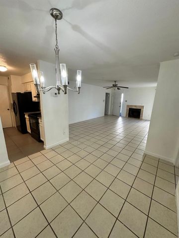 9797 Leawood Boulevard 601, Houston, TX 77099