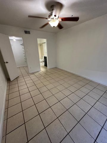 9797 Leawood Boulevard 601, Houston, TX 77099