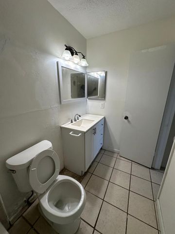 9797 Leawood Boulevard 601, Houston, TX 77099