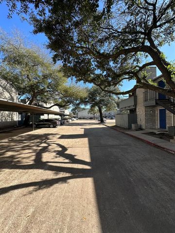 9797 Leawood Boulevard 601, Houston, TX 77099