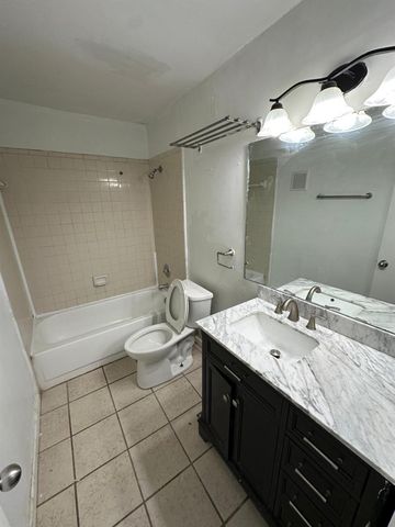 9797 Leawood Boulevard 601, Houston, TX 77099