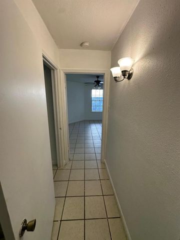 9797 Leawood Boulevard 601, Houston, TX 77099