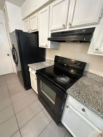 9797 Leawood Boulevard 601, Houston, TX 77099