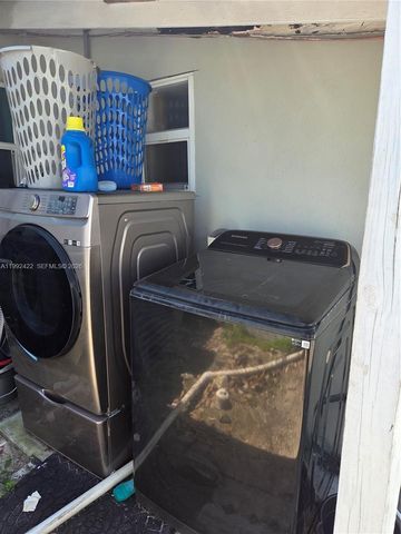 19631 NE 12th Ct EFF, Miami, FL 33179